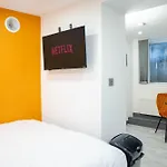 Apartment Modern Centre Fully Equipped Washer Dryer Netflix Wifi 24 7 Check-in