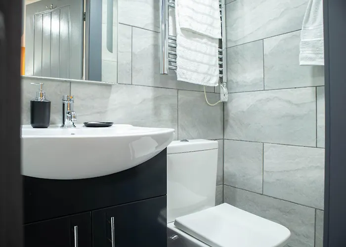 Apartment Centre With Self Check-in Washer Dryer Netflix & Wifi Bradford (West Yorkshire)