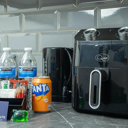 Centre With Self Check-in Washer Dryer Netflix & Wifi アパート *