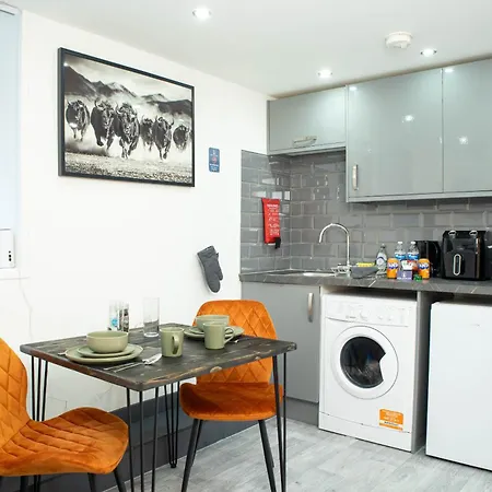Lägenhet Studio Near Broadway Ideal For Couple Stays *