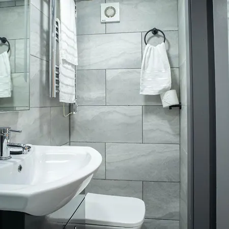 Centre With Self Check-in Washer Dryer Netflix & Wifi